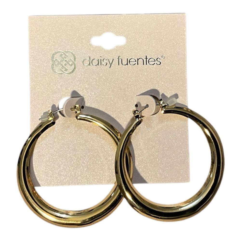 Daisy Fuentes gold tone hoop earrings. NWOT